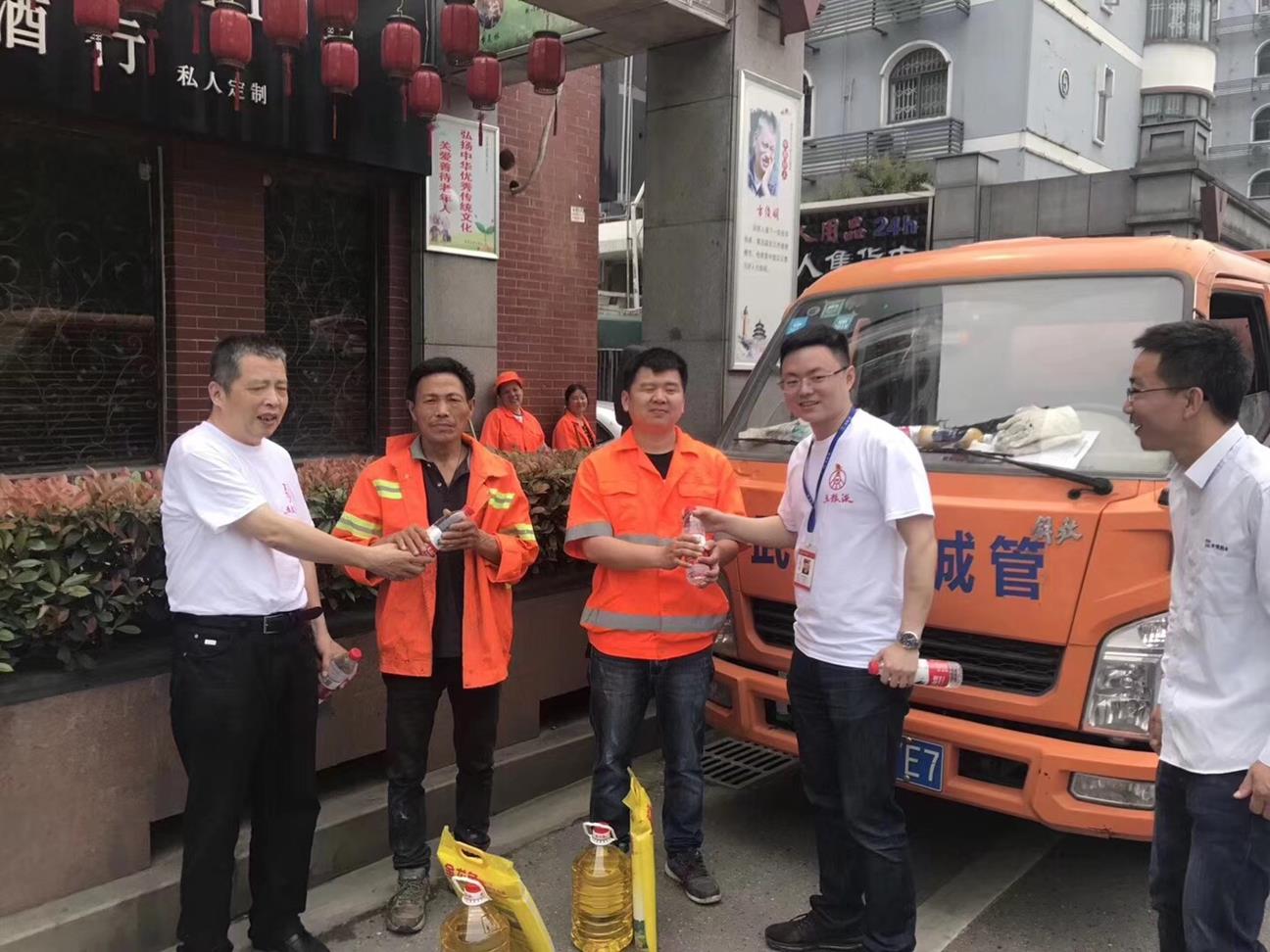 10C3E5B93164E72EA270AAAB864D5D55